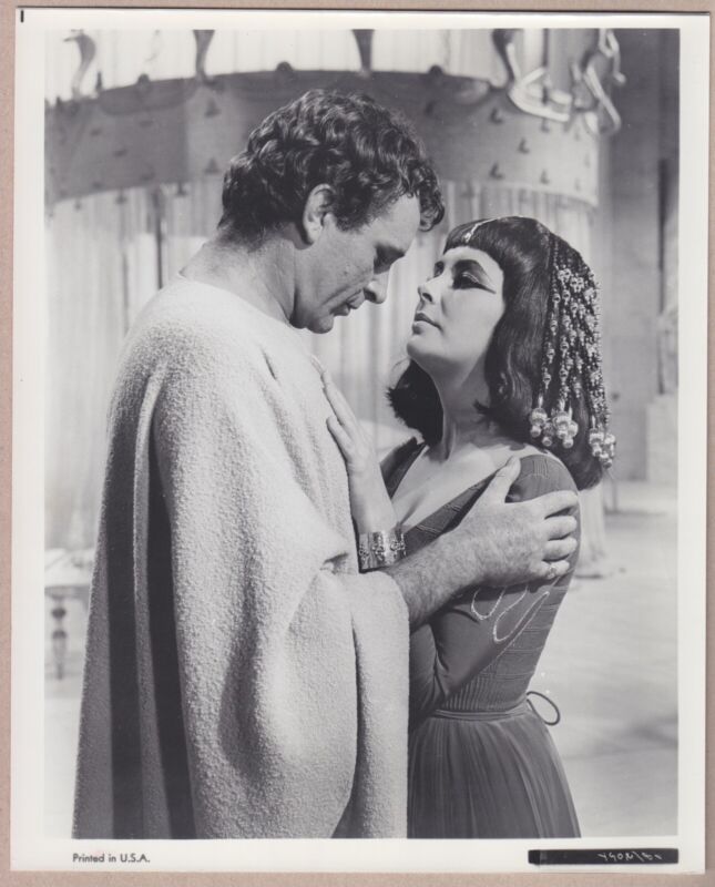 Elizabeth Taylor “Cleopatra” 8x10 Original WirePhoto Press Photo 18/205T