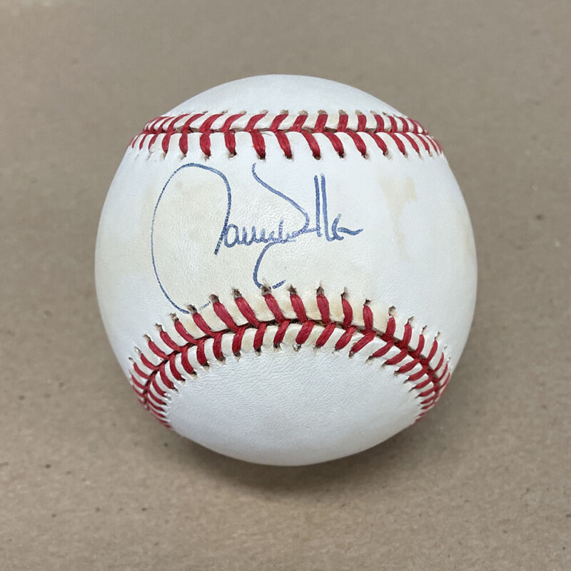 Larry Walker Hall of Famer Signed ONL Baseball Auto with B&E Hologram