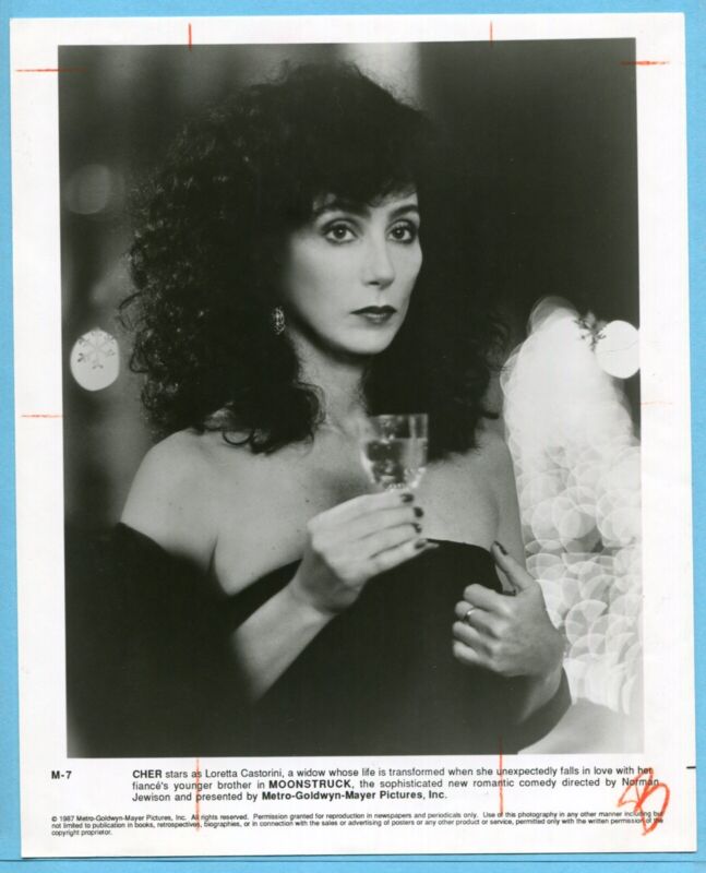 Oscar Winner Cher “Moonstruck” 1987 Vintage 8x10 Original Press Photo