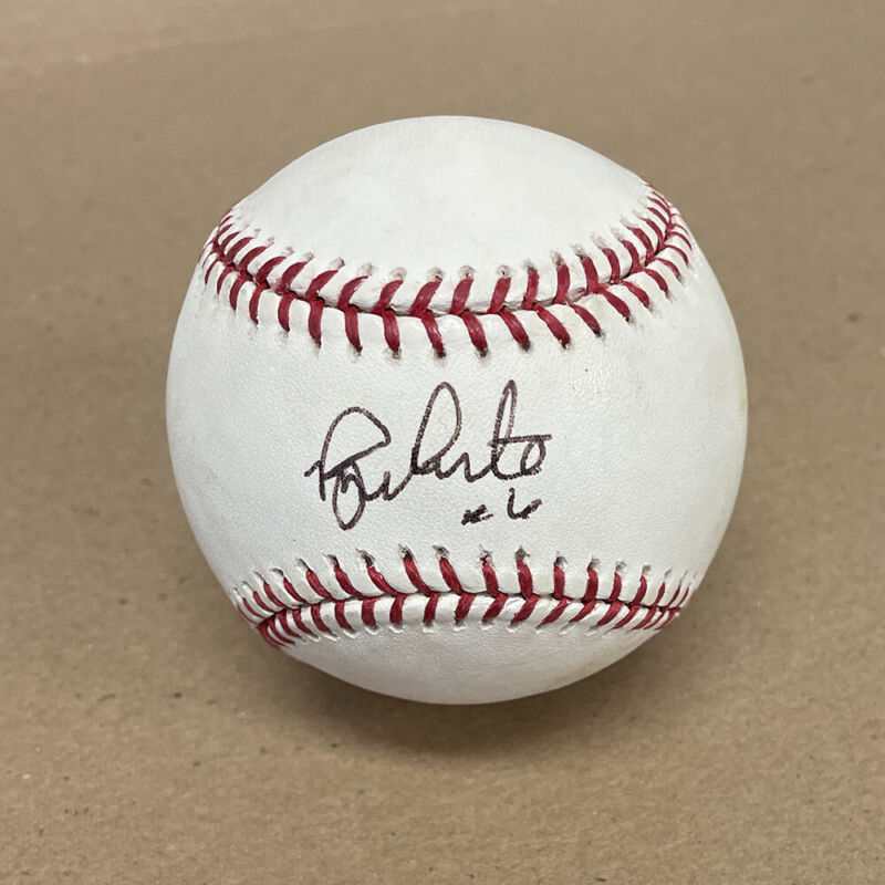 Roy White #6 NY Yankees Signed OMLB Baseball Auto with B&E Hologram