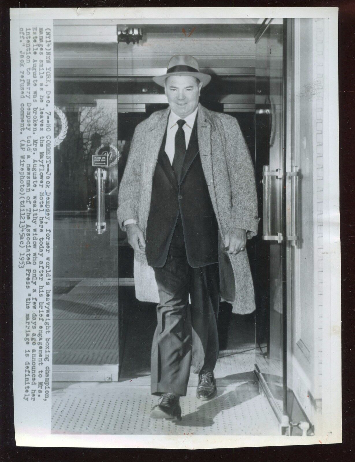 Original December 7 1953 Jack Dempsey Leaves Hotel 7 X 9 Boxing Wire Photo